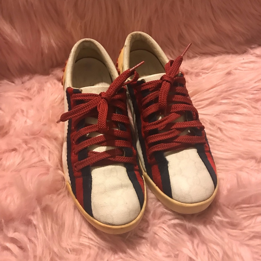 Auth Gucci sneakers